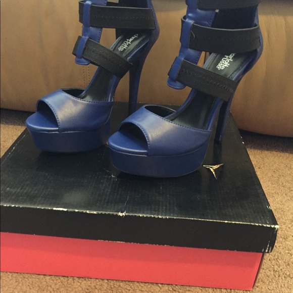 Sandals - Picture 4 of 4